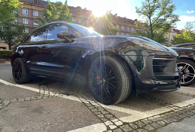 Porsche 95B Macan GTS MkIII