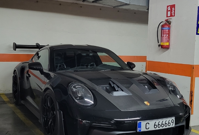 Porsche 992 GT3 RS Weissach Package