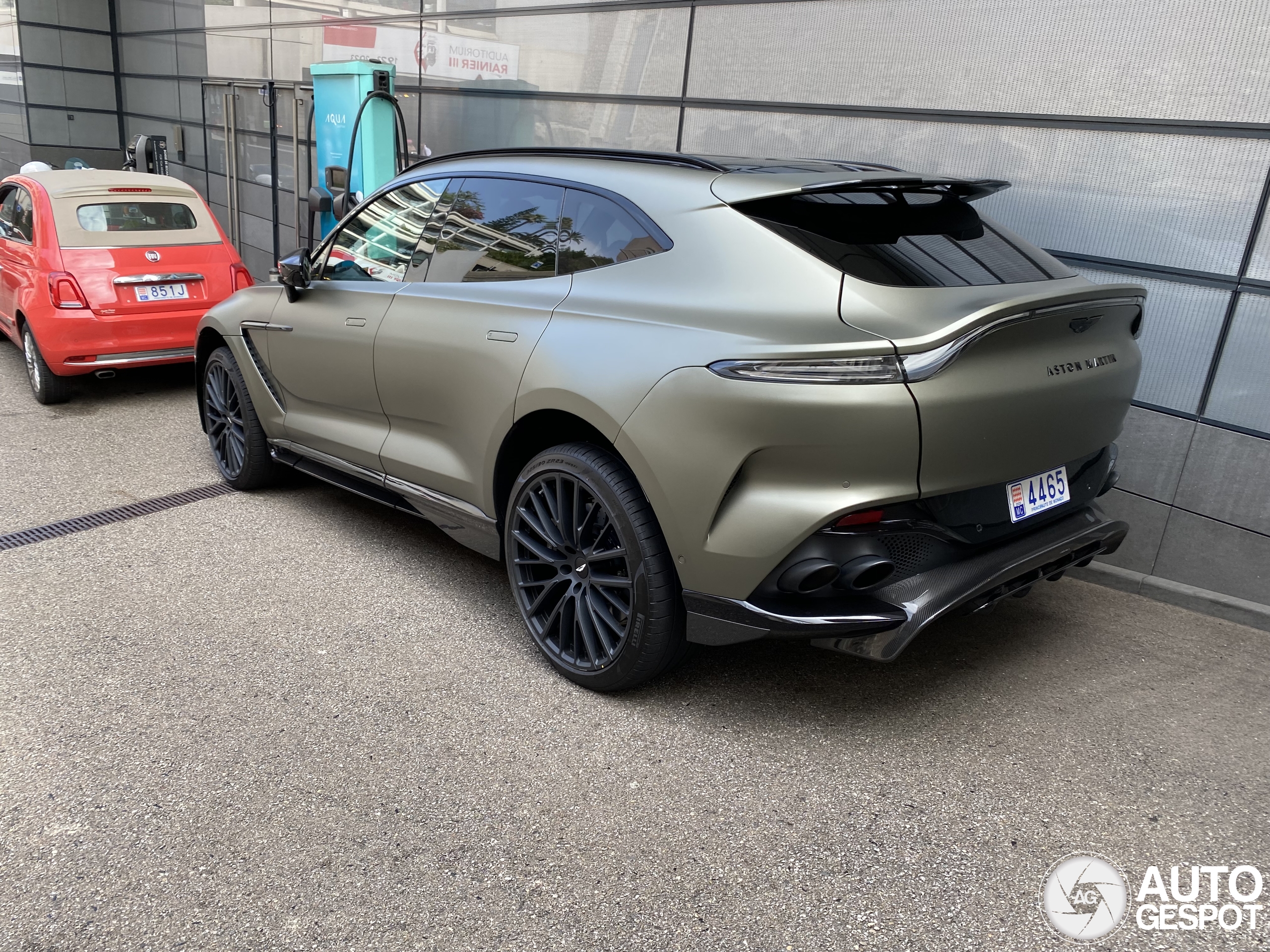 Aston Martin DBX707