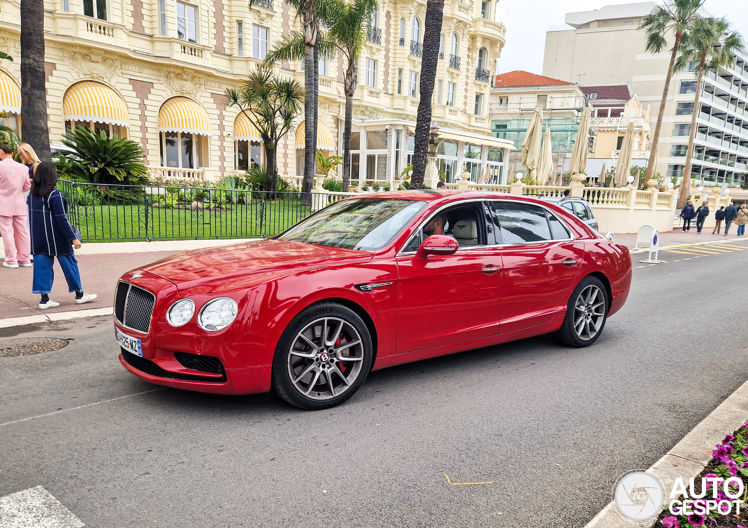 Bentley Flying Spur V8 S