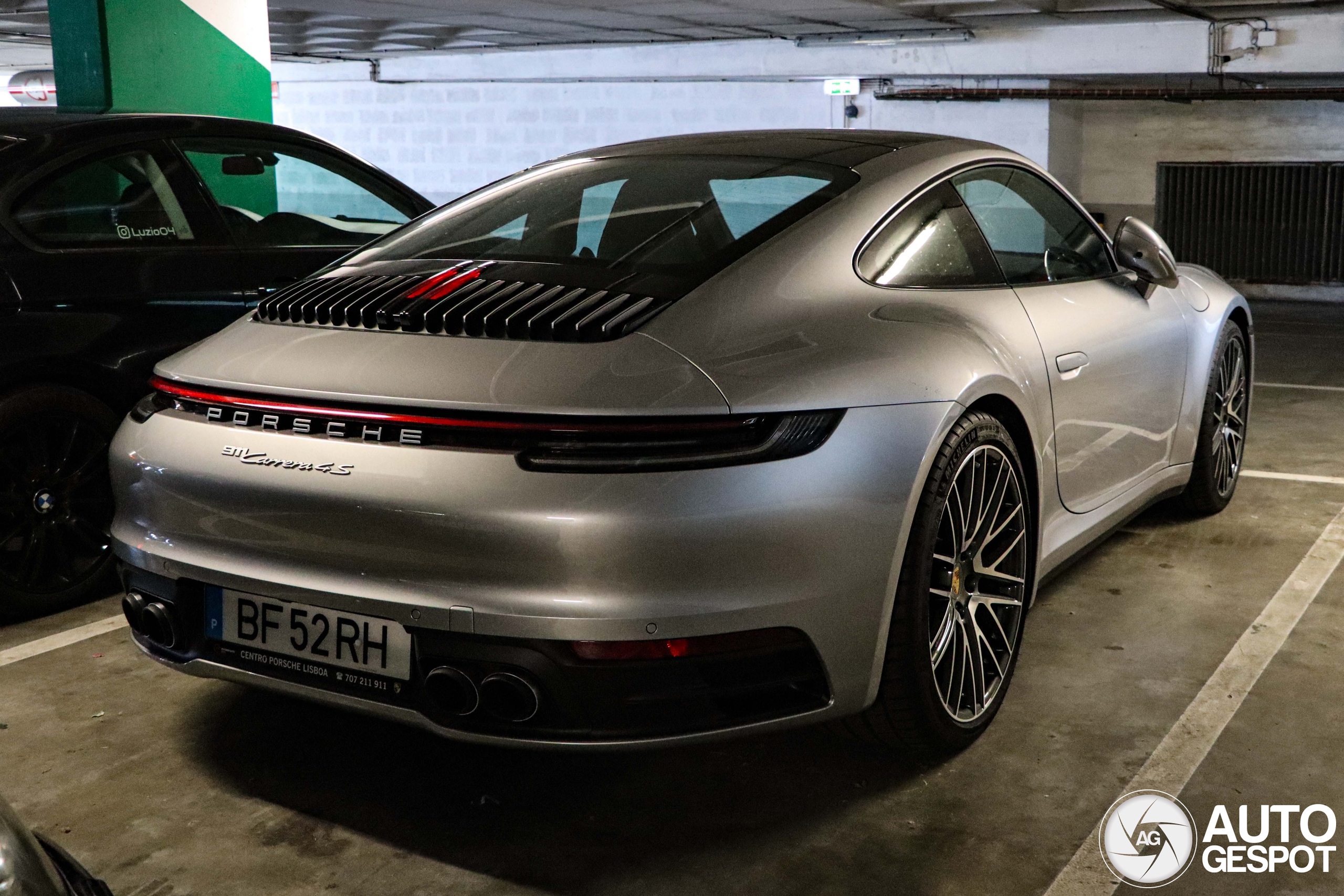 Porsche 992 Carrera 4S