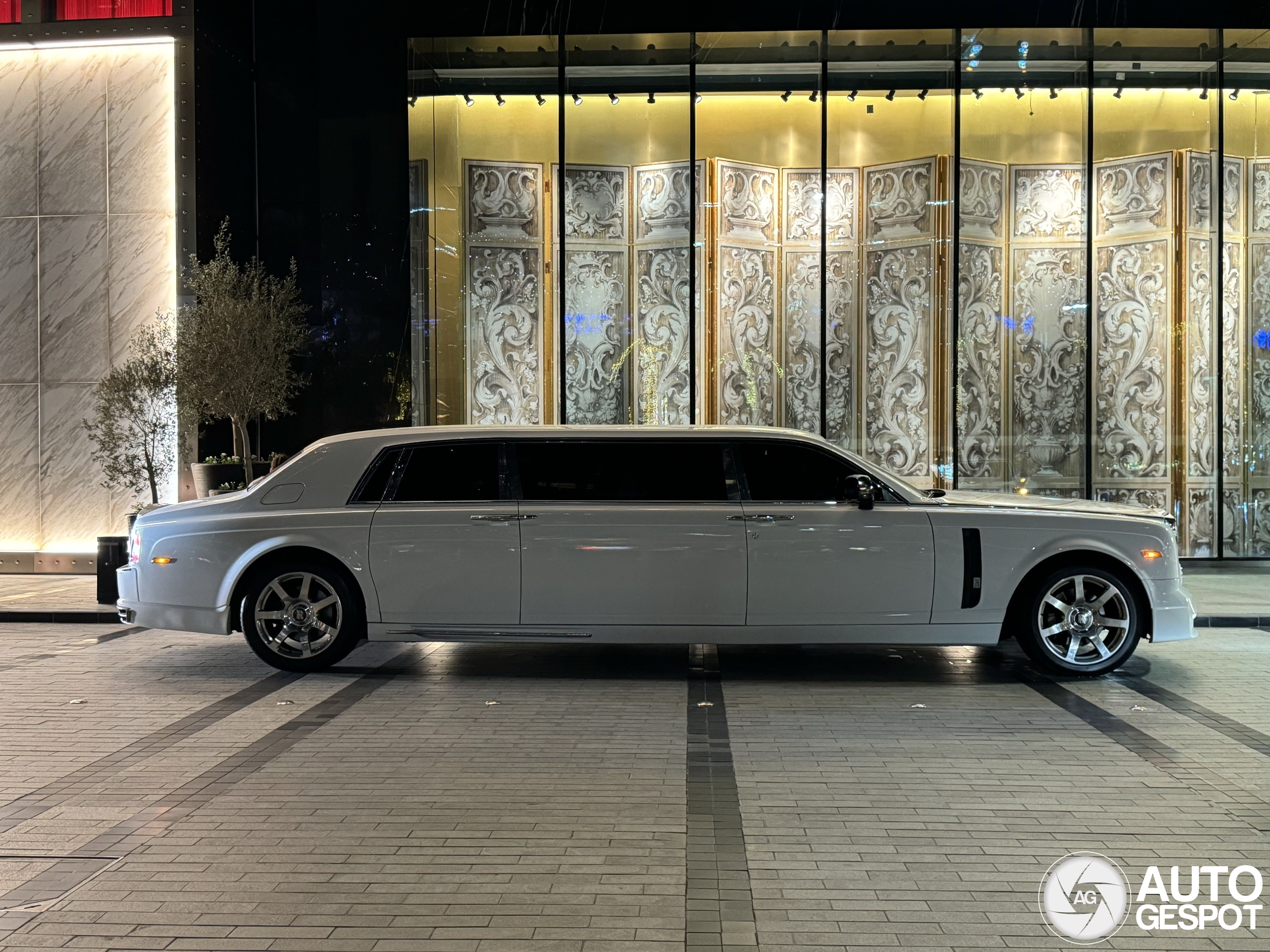 Rolls-Royce Phantom Limousine Mansory Conquistador