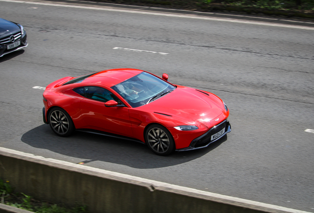 Aston Martin V8 Vantage 2018