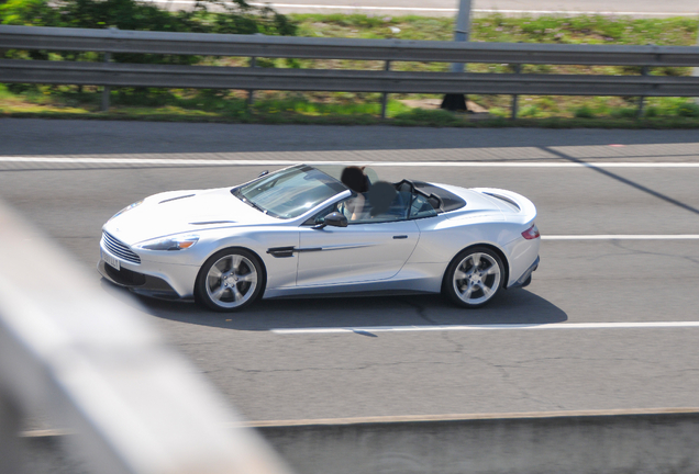 Aston Martin Vanquish S Volante 2017