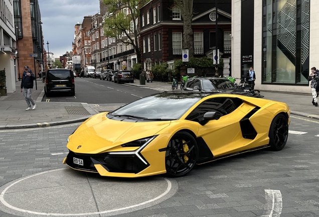 Lamborghini Revuelto