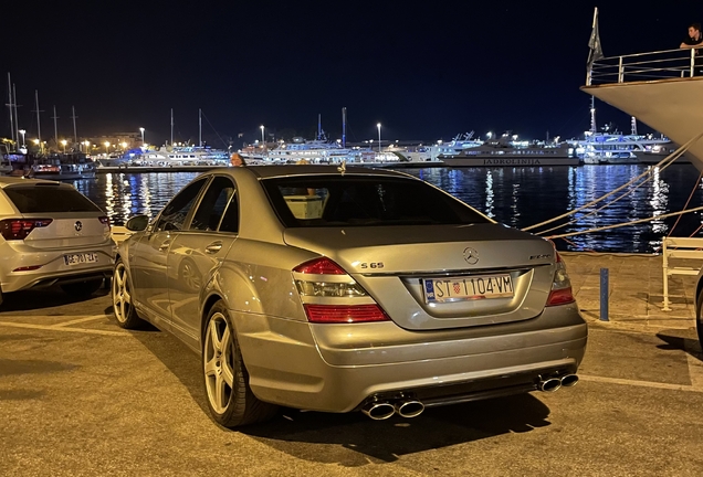 Mercedes-Benz S 65 AMG V221