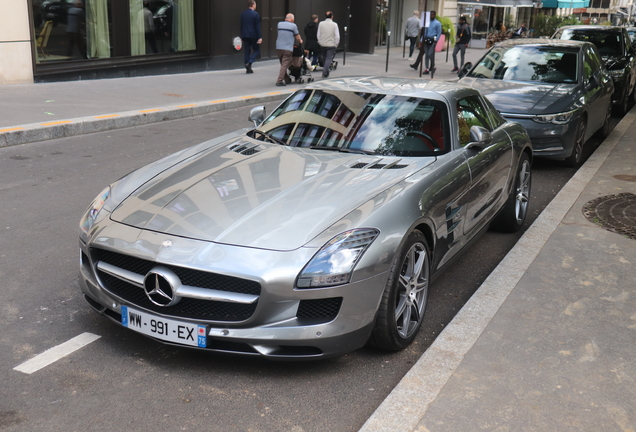 Mercedes-Benz SLS AMG