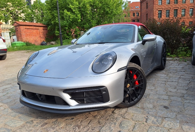 Porsche 992 Carrera 4 GTS Cabriolet