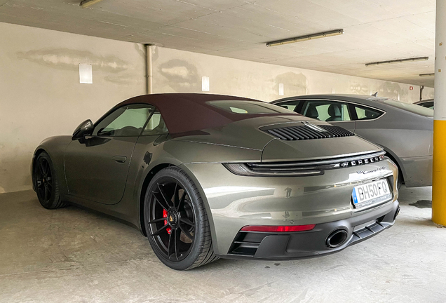 Porsche 992 Carrera 4 GTS Cabriolet