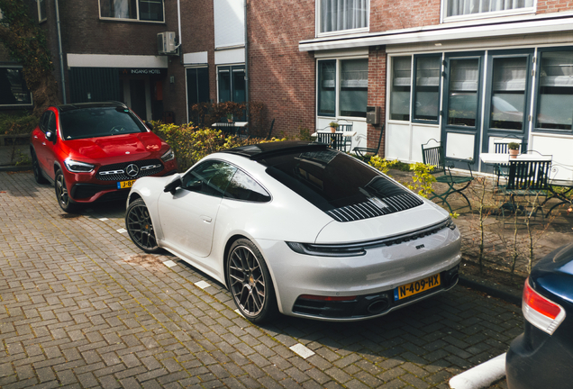 Porsche 992 Carrera 4S