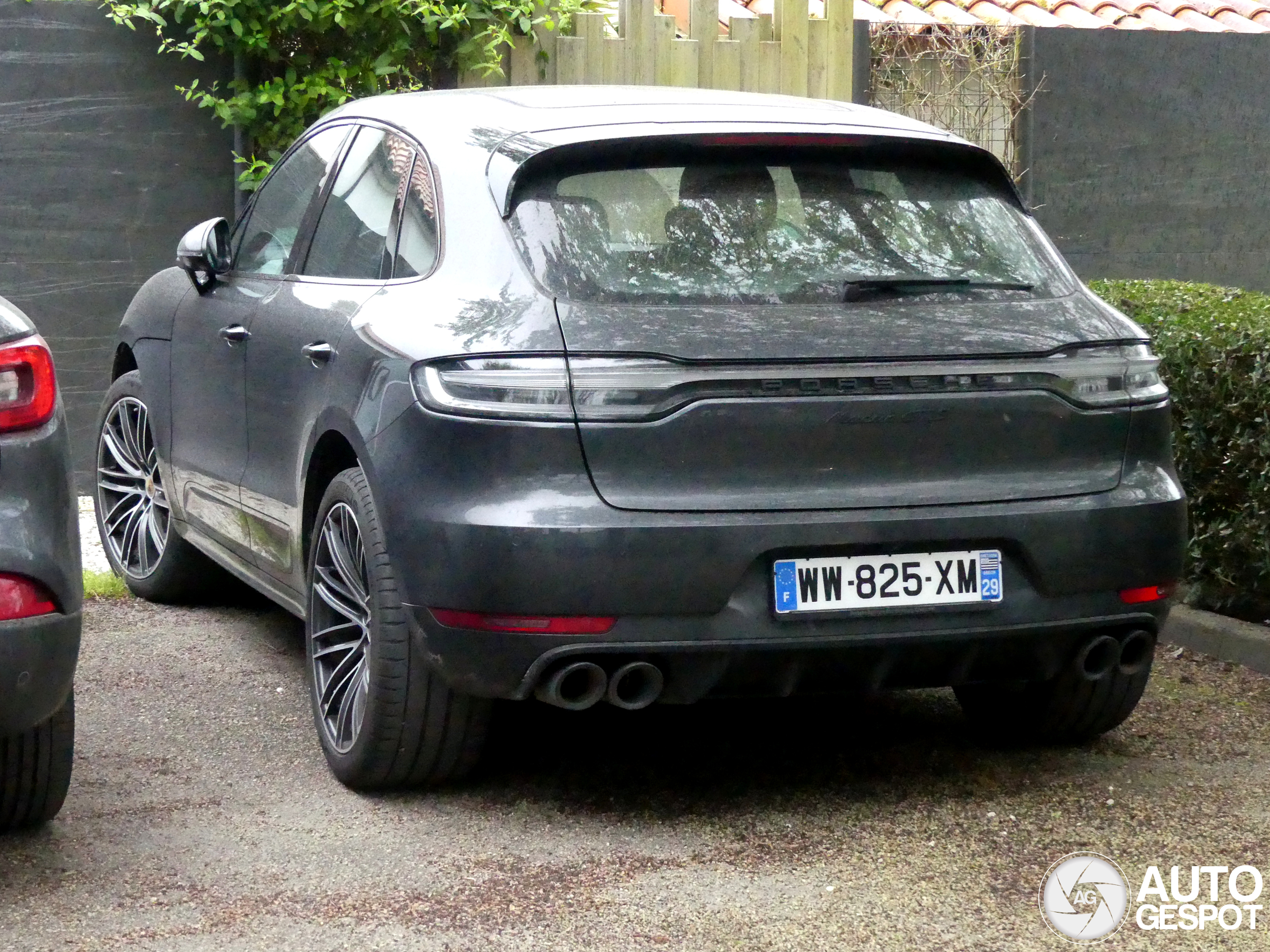 Porsche 95B Macan GTS MkII