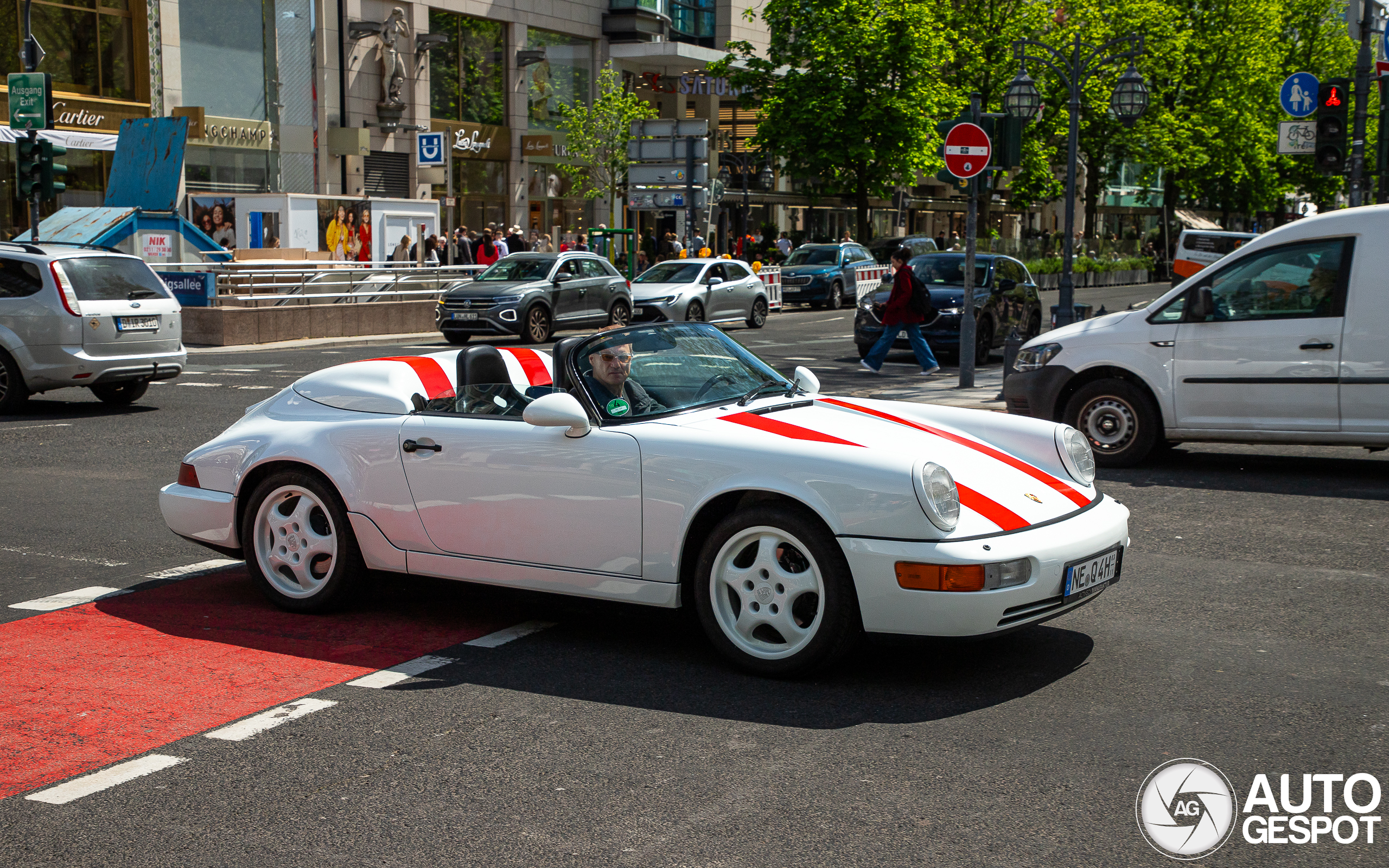 Ein beeindruckender 964 Speedster wird in Düsseldorf gesichtet