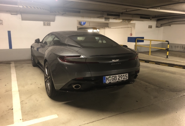 Aston Martin DB11 V8