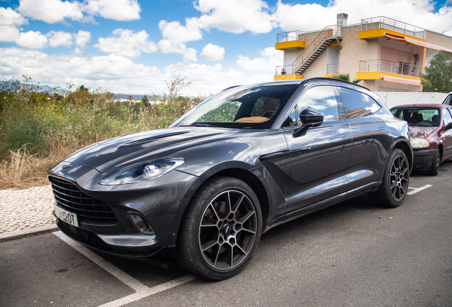 Aston Martin DBX