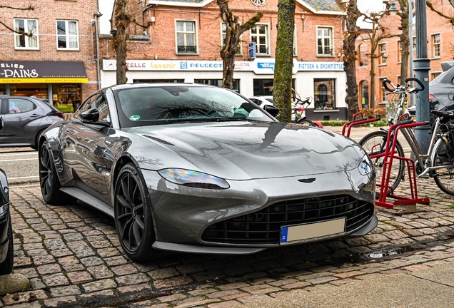 Aston Martin V8 Vantage 2018