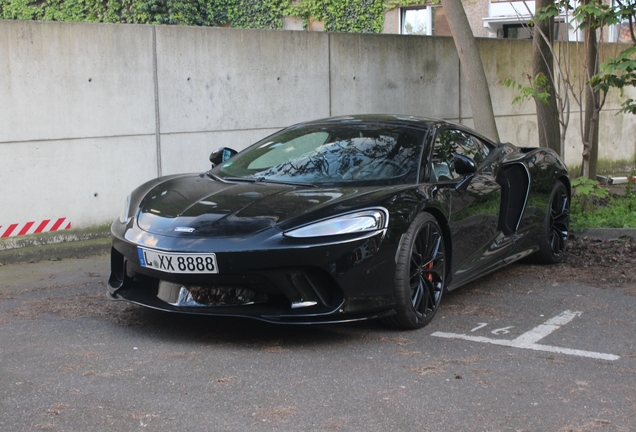 McLaren GT