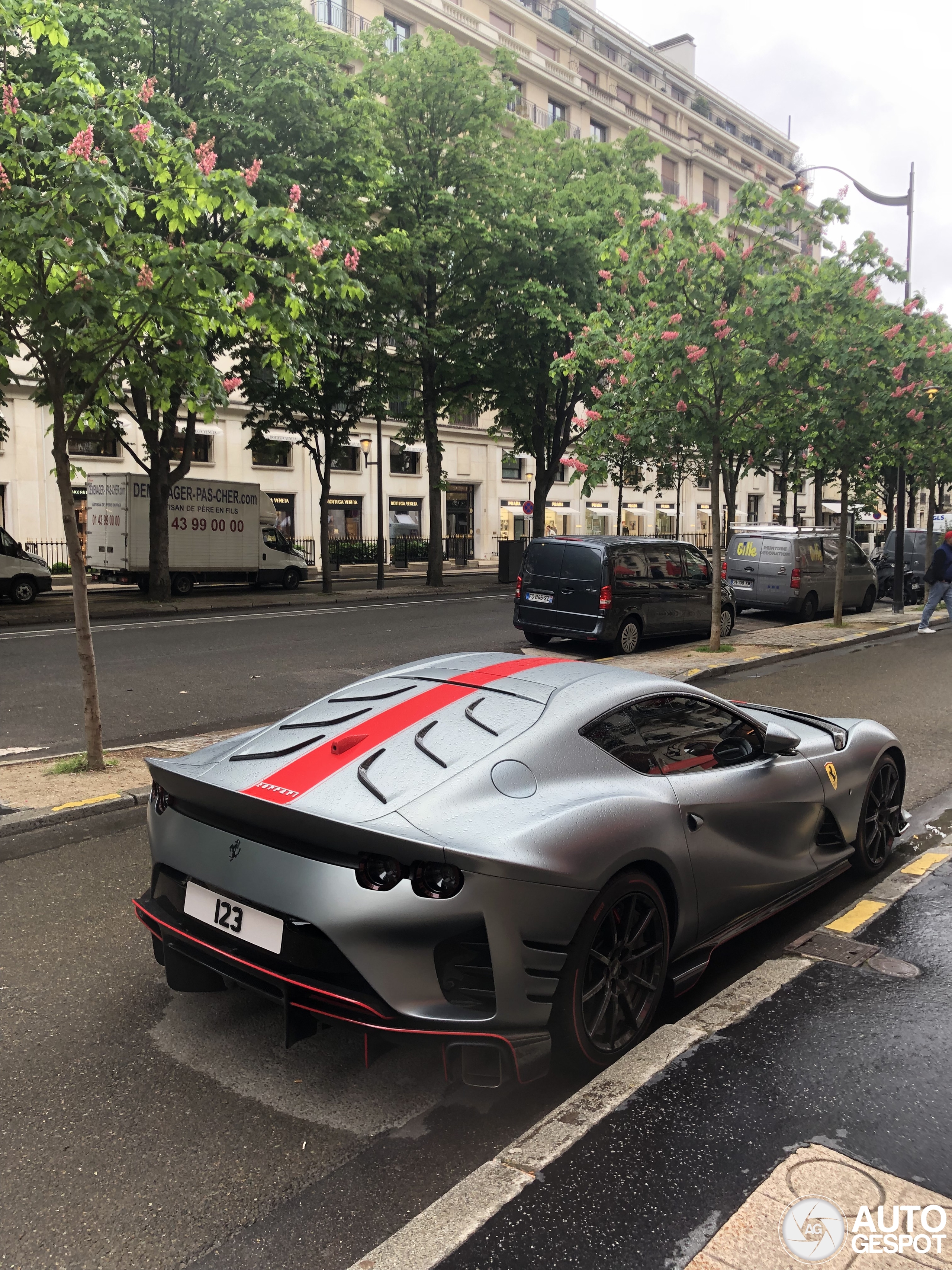 Ferrari 812 Competizione heeft bizarre kentekengeschiedenis