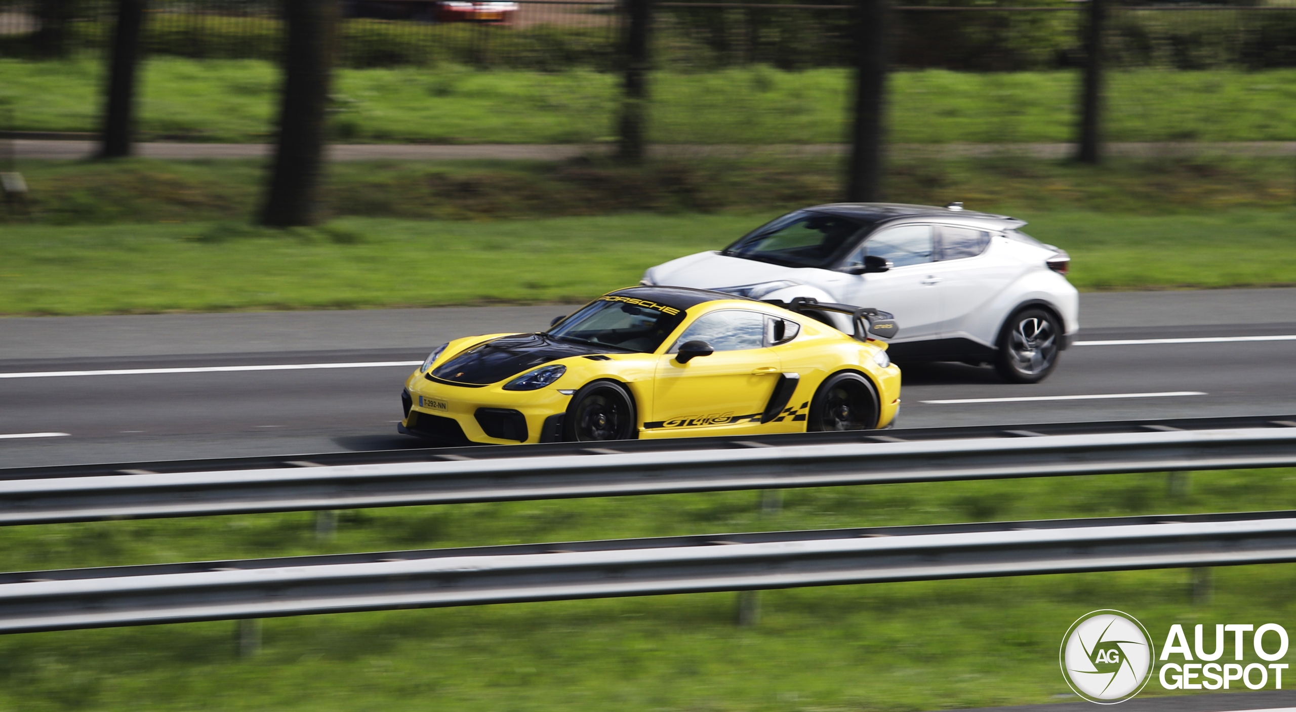 Porsche 718 Cayman GT4 RS Weissach Package