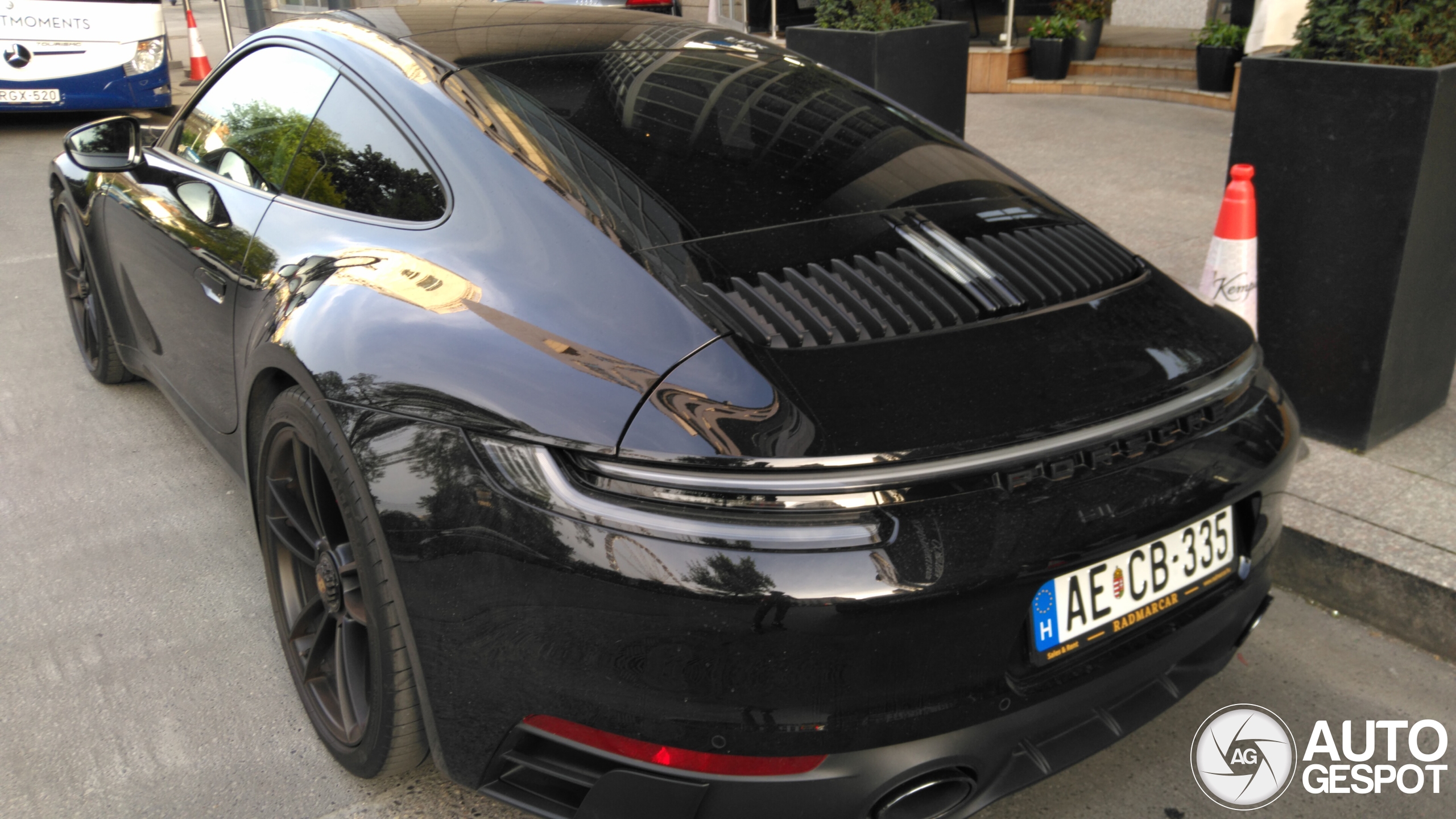 Porsche 992 Carrera 4 GTS