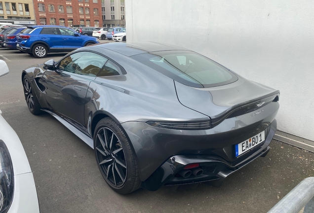 Aston Martin V8 Vantage 2018