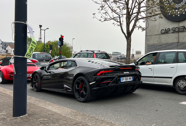 Lamborghini Huracán LP640-4 EVO