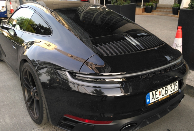 Porsche 992 Carrera 4 GTS