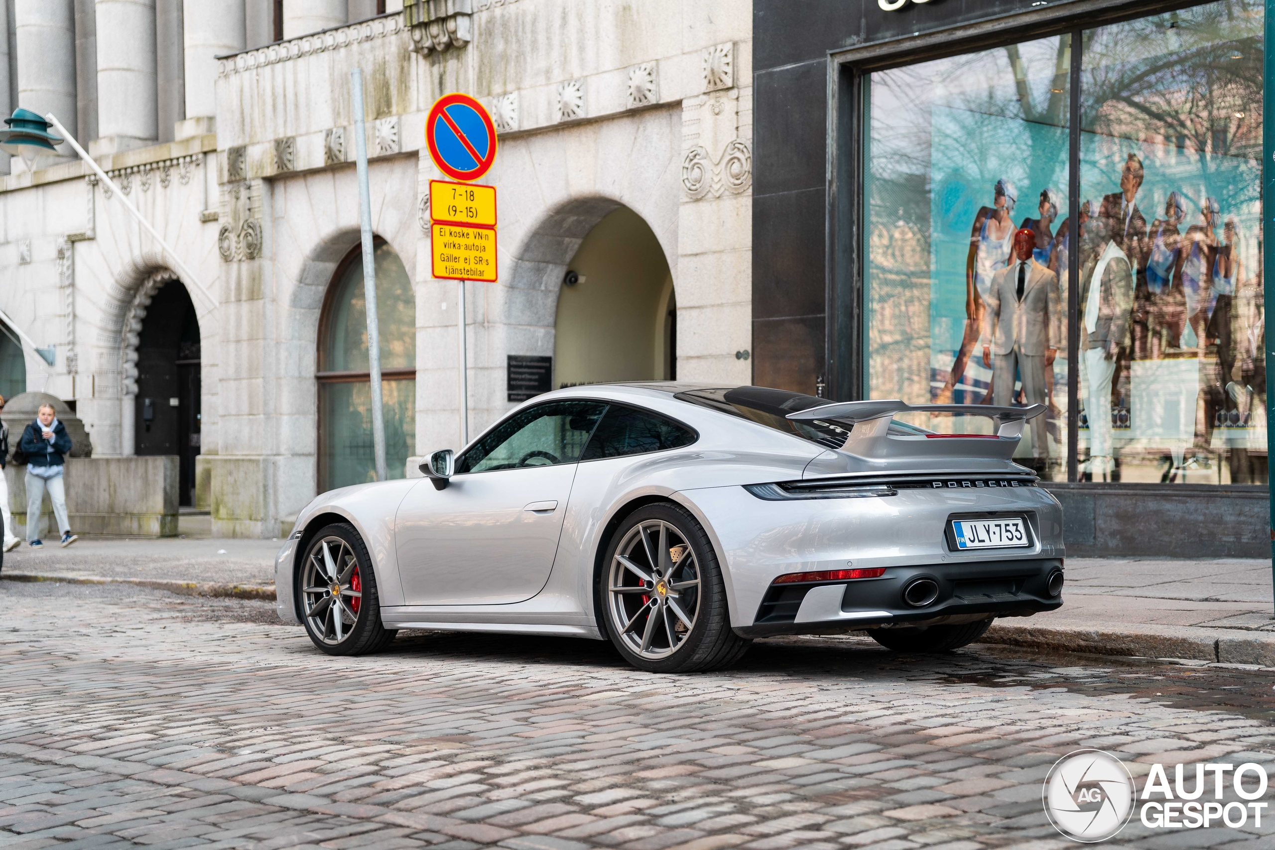 Porsche 992 Carrera 4S