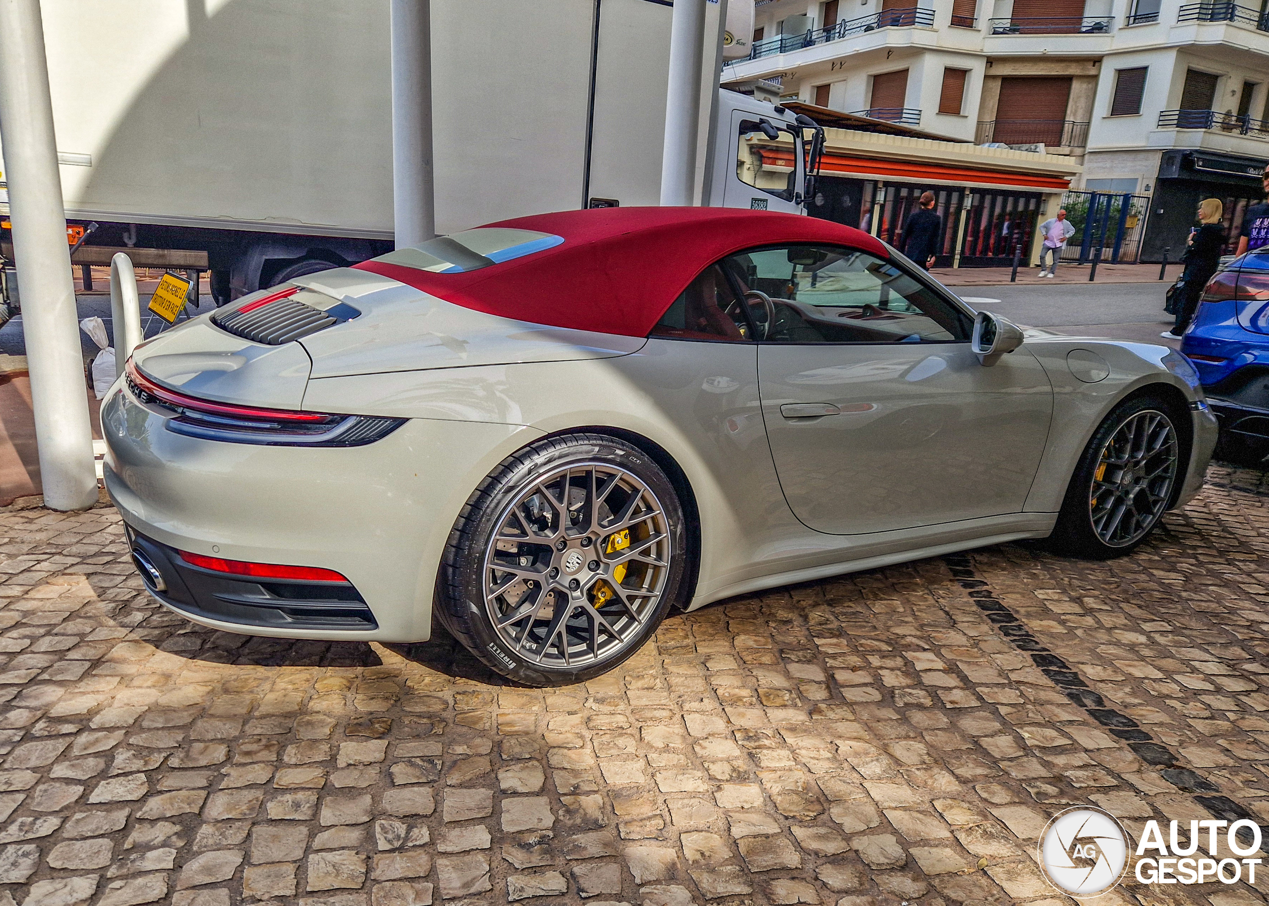 Porsche 992 Carrera 4S Cabriolet