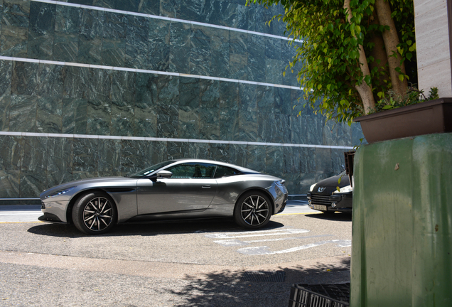 Aston Martin DB11