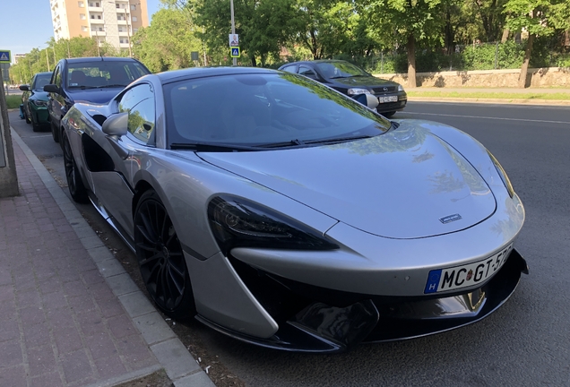 McLaren 570GT