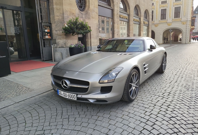 Mercedes-Benz SLS AMG