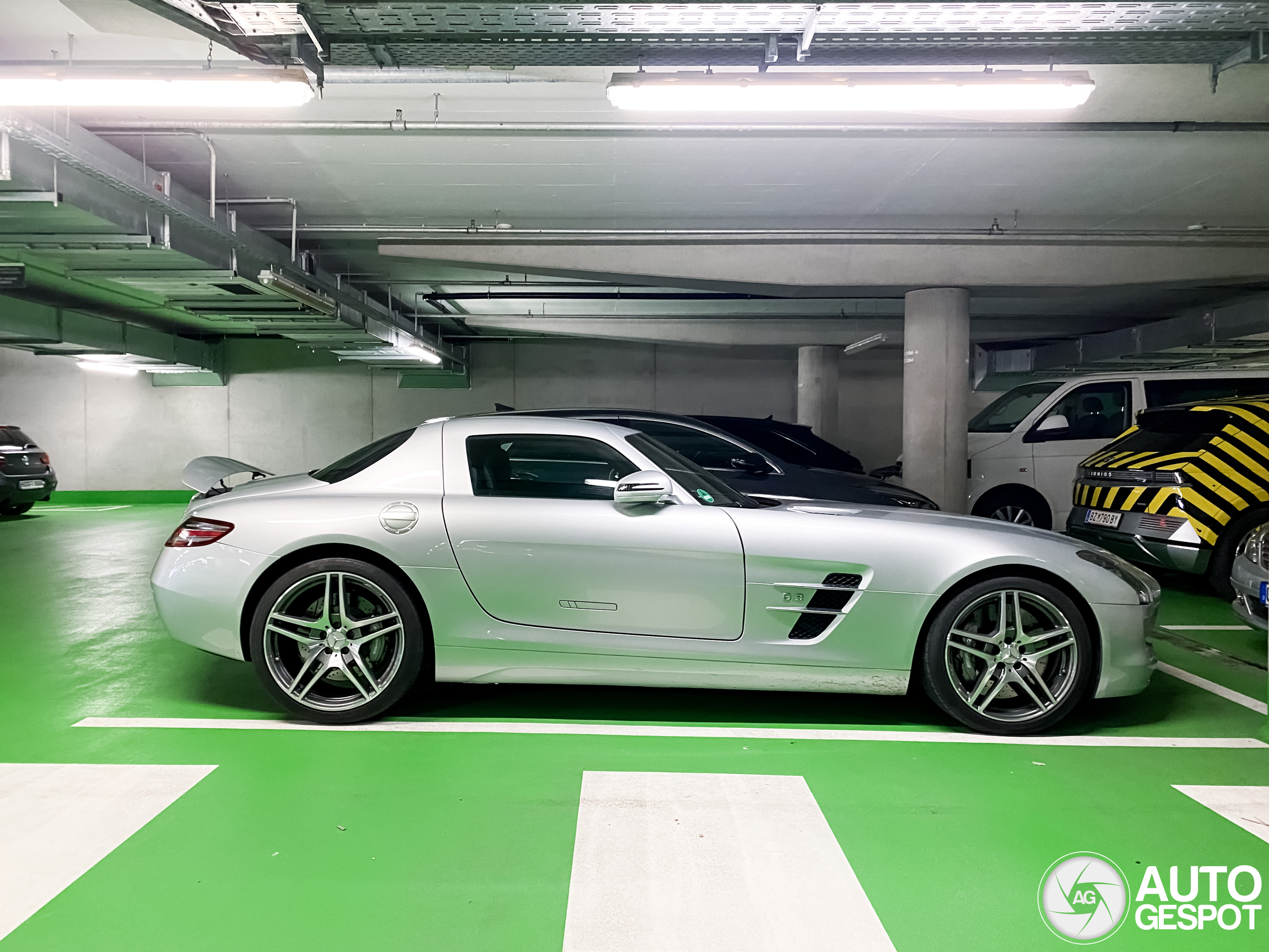 Mercedes-Benz SLS AMG