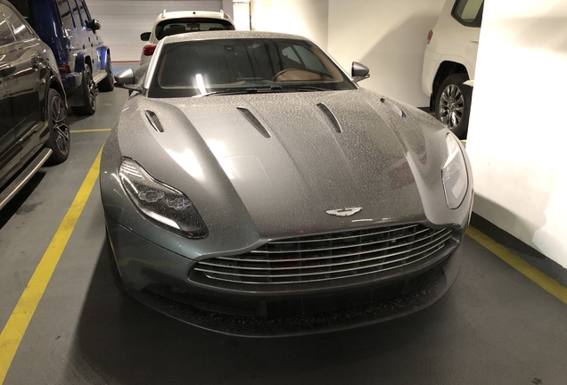 Aston Martin DB11