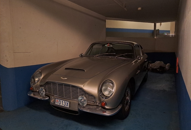 Aston Martin DB6 Vantage MKI