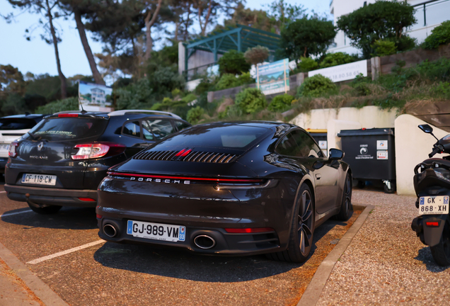 Porsche 992 Carrera 4S