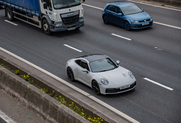 Porsche 992 Carrera 4S