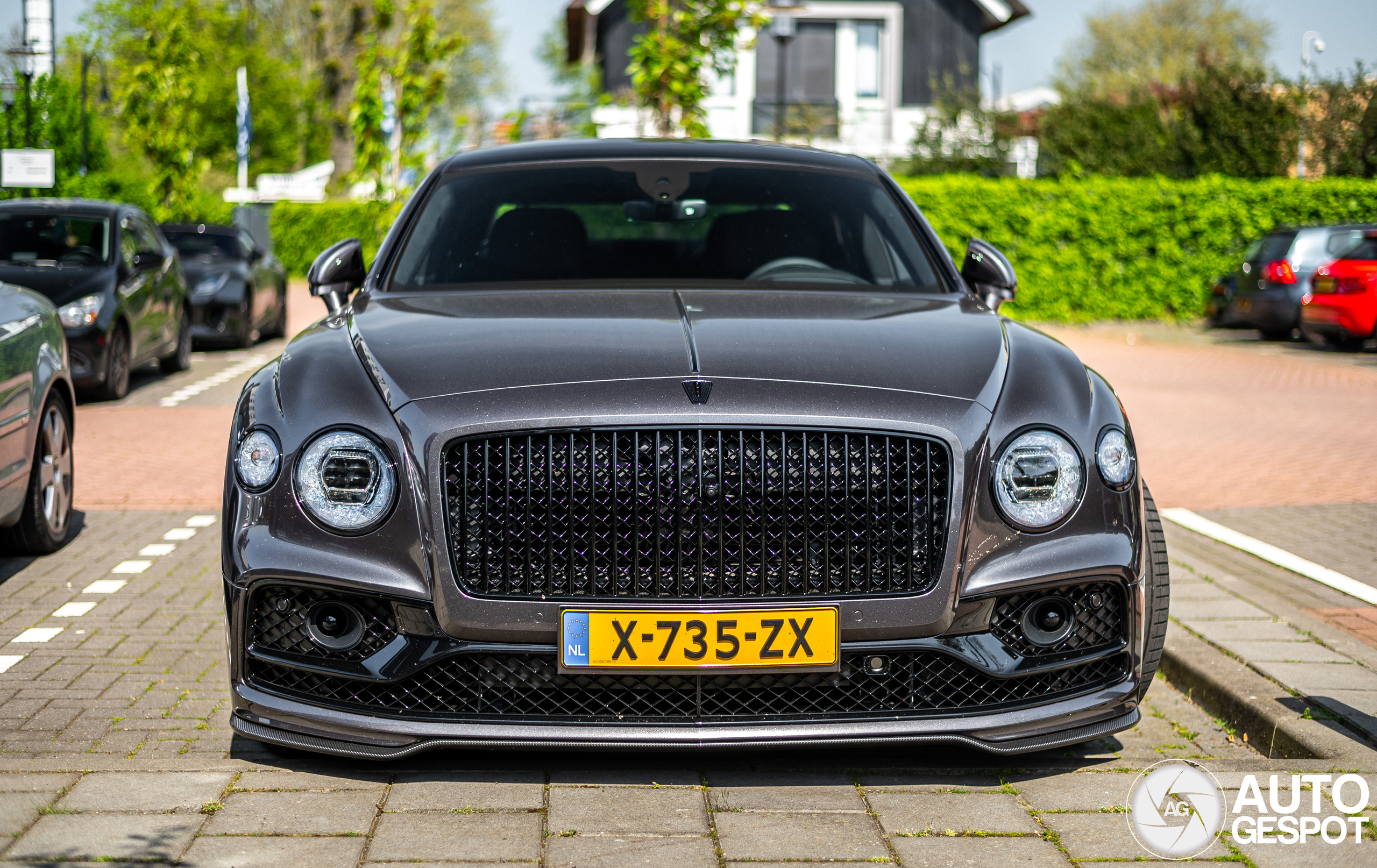 Bentley Flying Spur Hybrid Azure