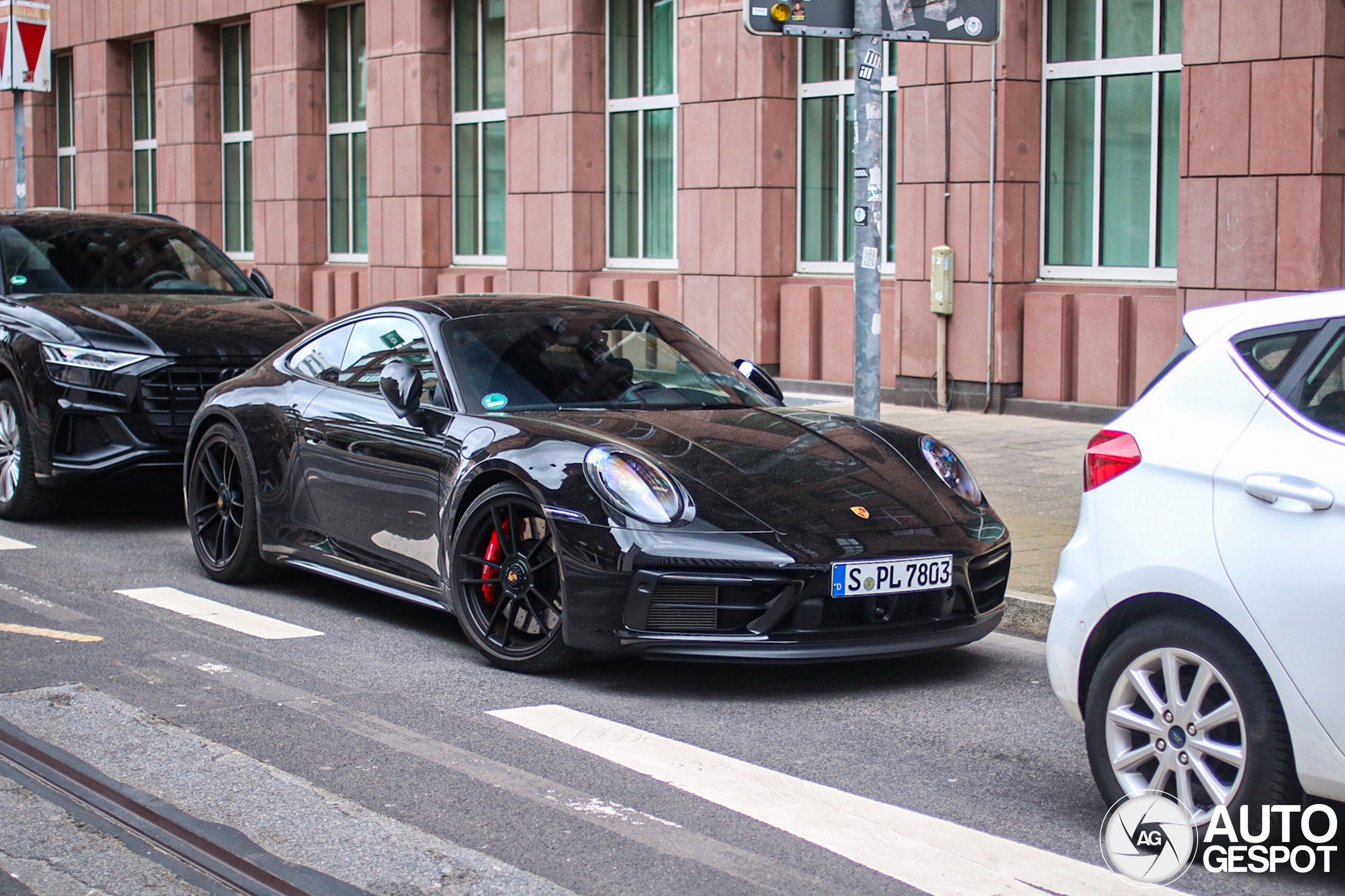 Porsche 992 Carrera 4 GTS