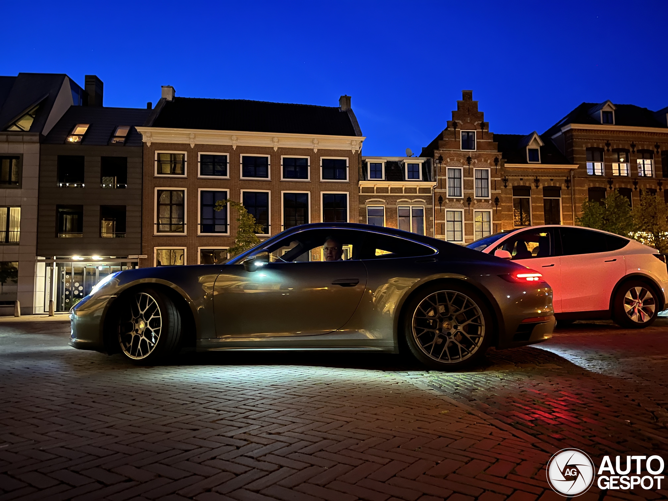 Porsche 992 Carrera 4S