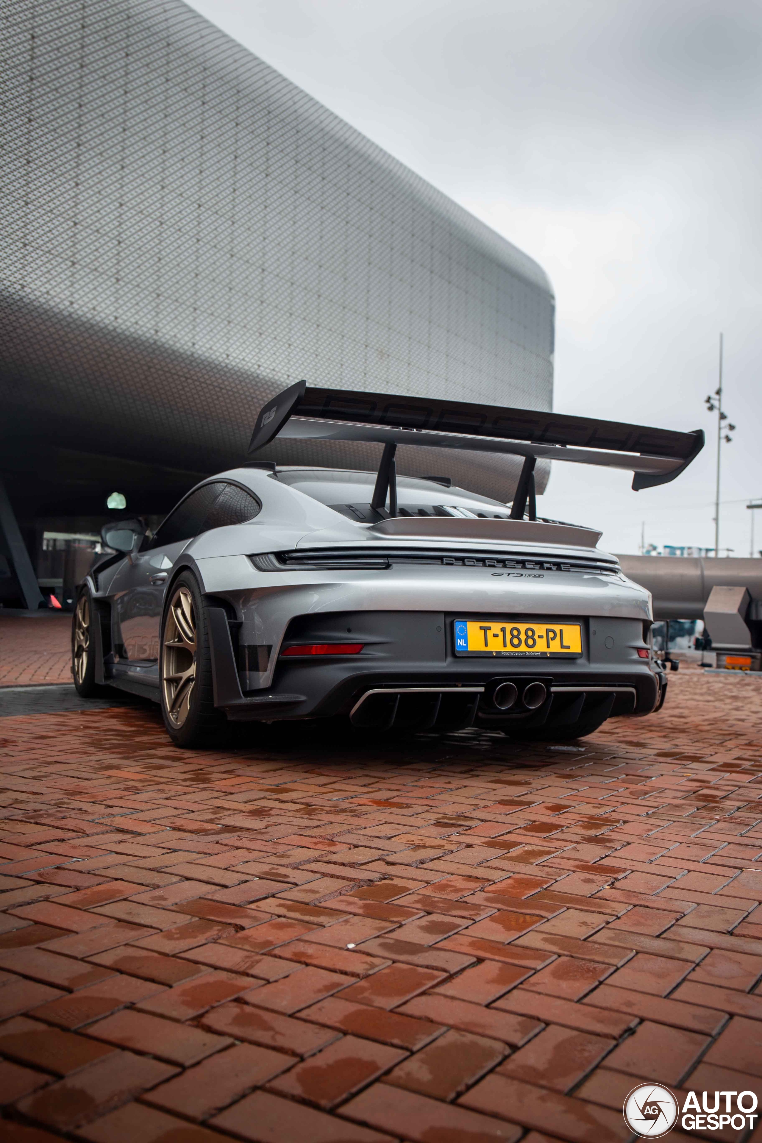 Porsche 992 GT3 RS Weissach Package