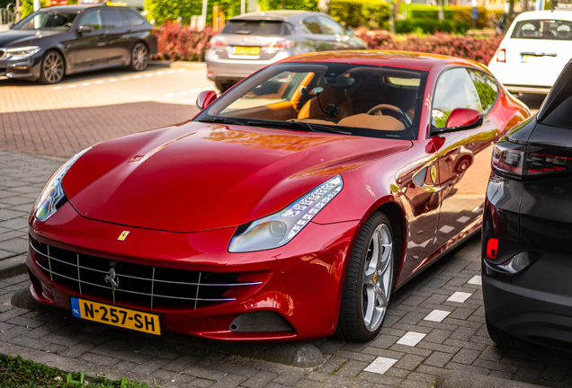 Ferrari FF