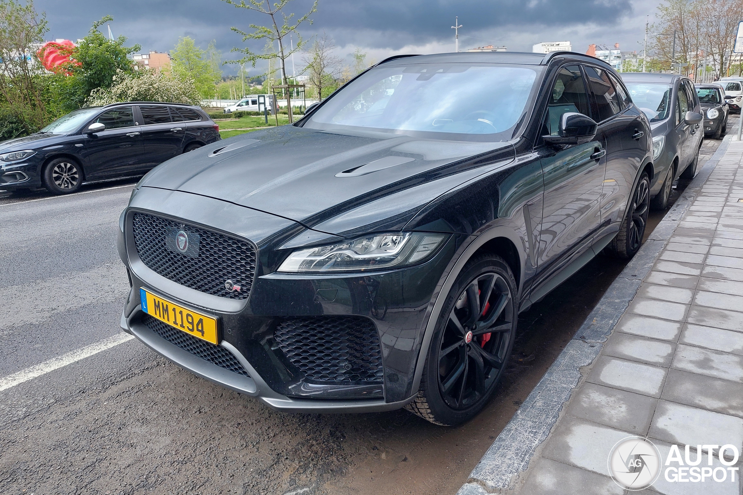 Jaguar F-PACE SVR