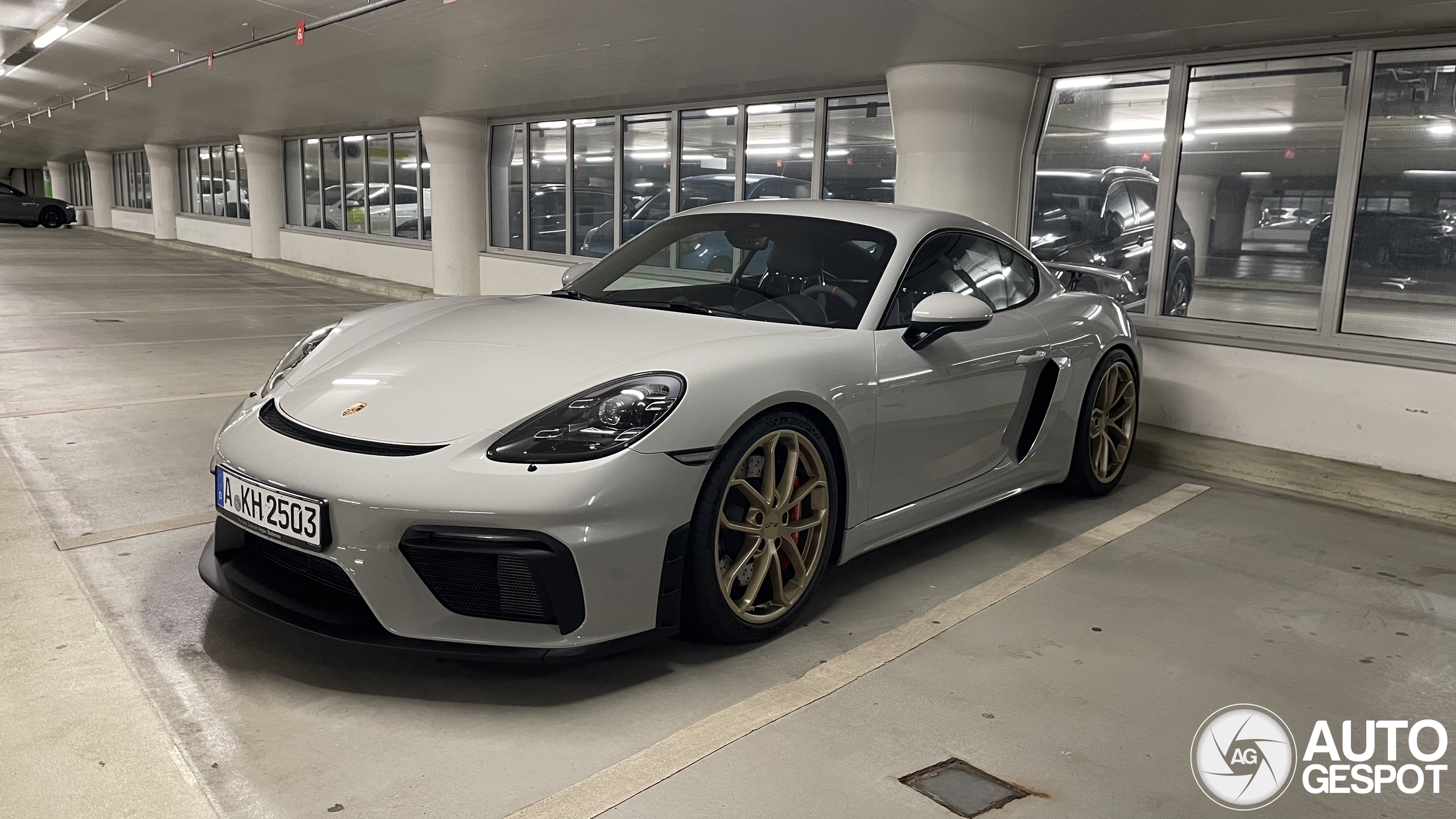 Porsche 718 Cayman GT4