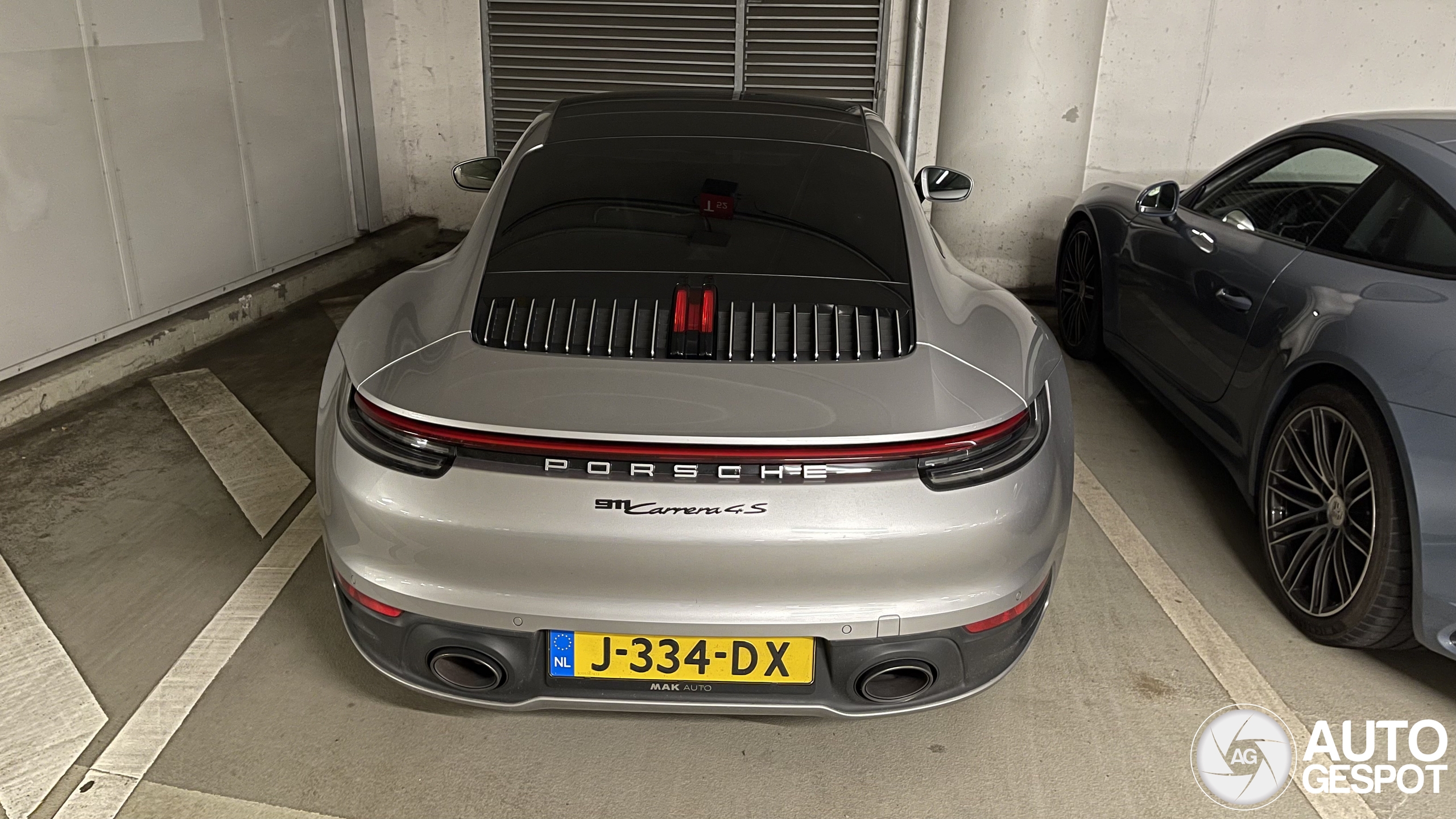 Porsche 992 Carrera 4S