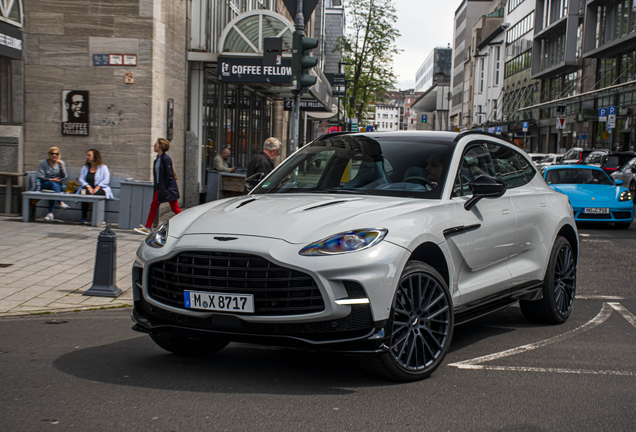 Aston Martin DBX707