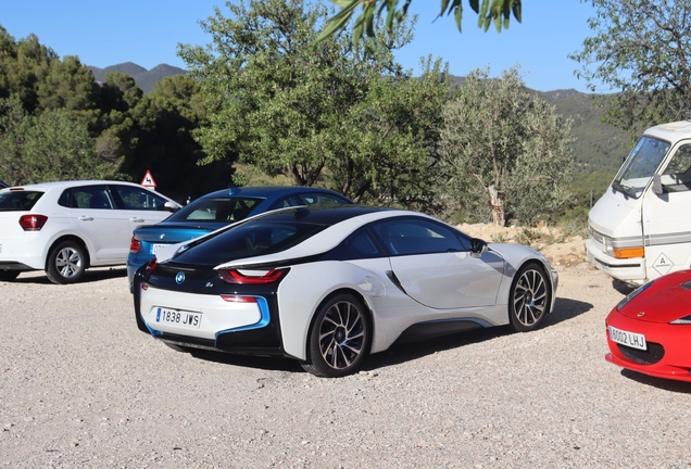 BMW i8