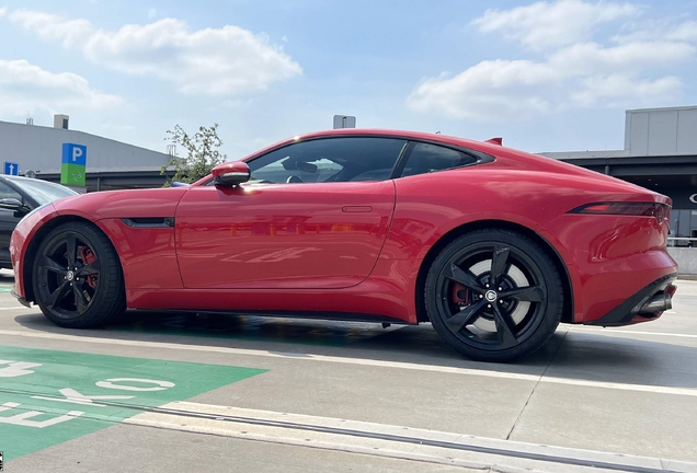 Jaguar F-TYPE R Coupé 2017