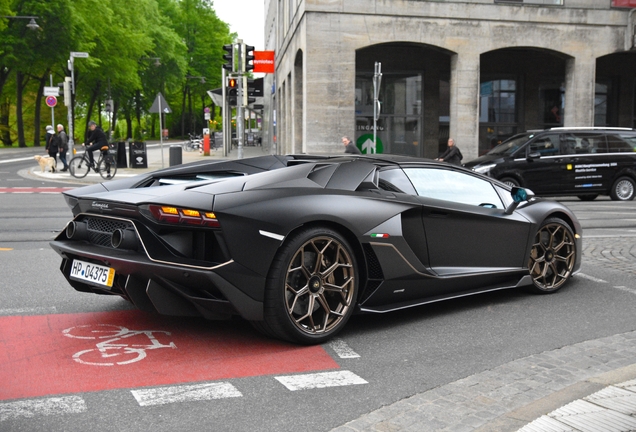 Lamborghini Aventador LP780-4 Ultimae Roadster