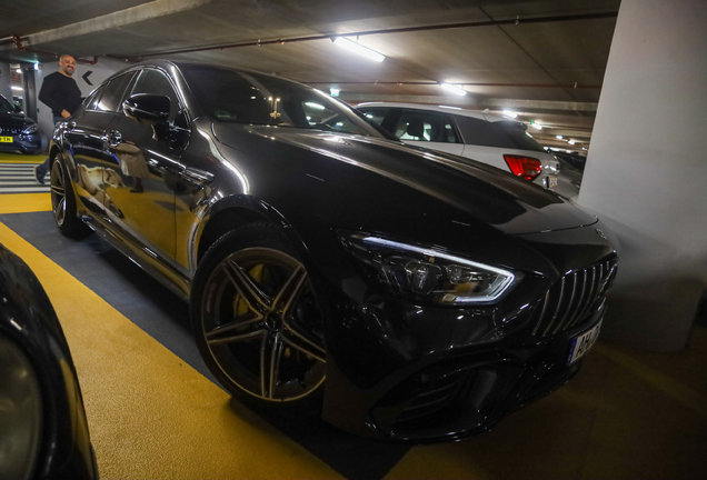 Mercedes-AMG GT 63 S X290