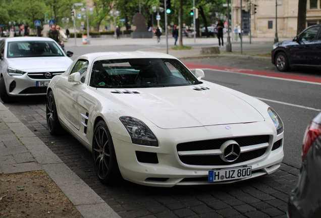 Mercedes-Benz SLS AMG